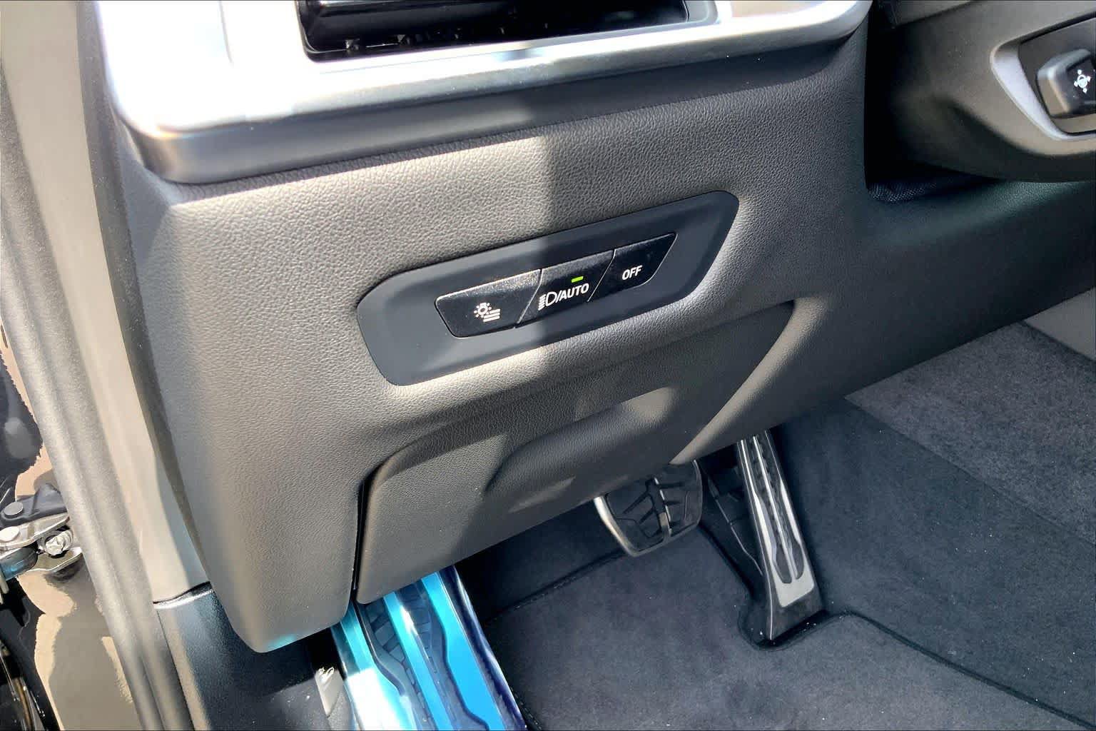 New 2027 BMW X6 M60i AWD/4WD image 17
