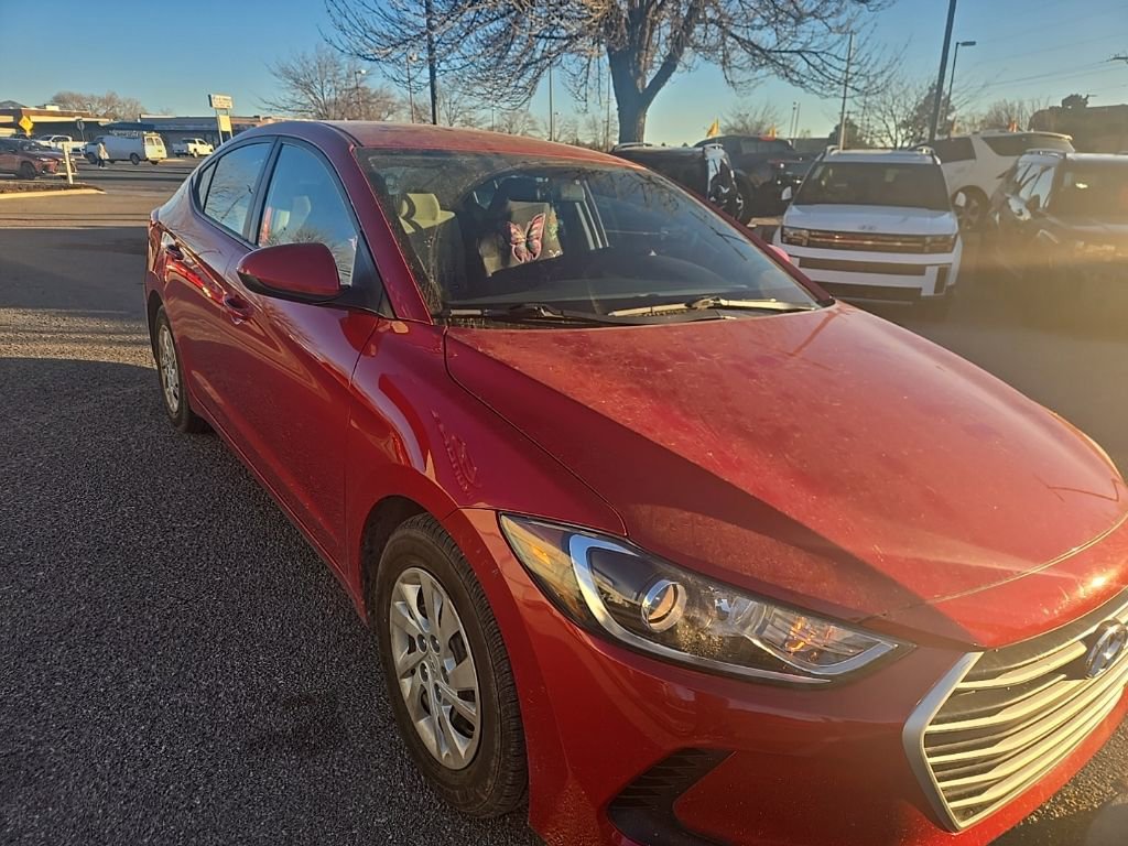 Used 2018 Hyundai Elantra SE w/ Cargo Package image 2