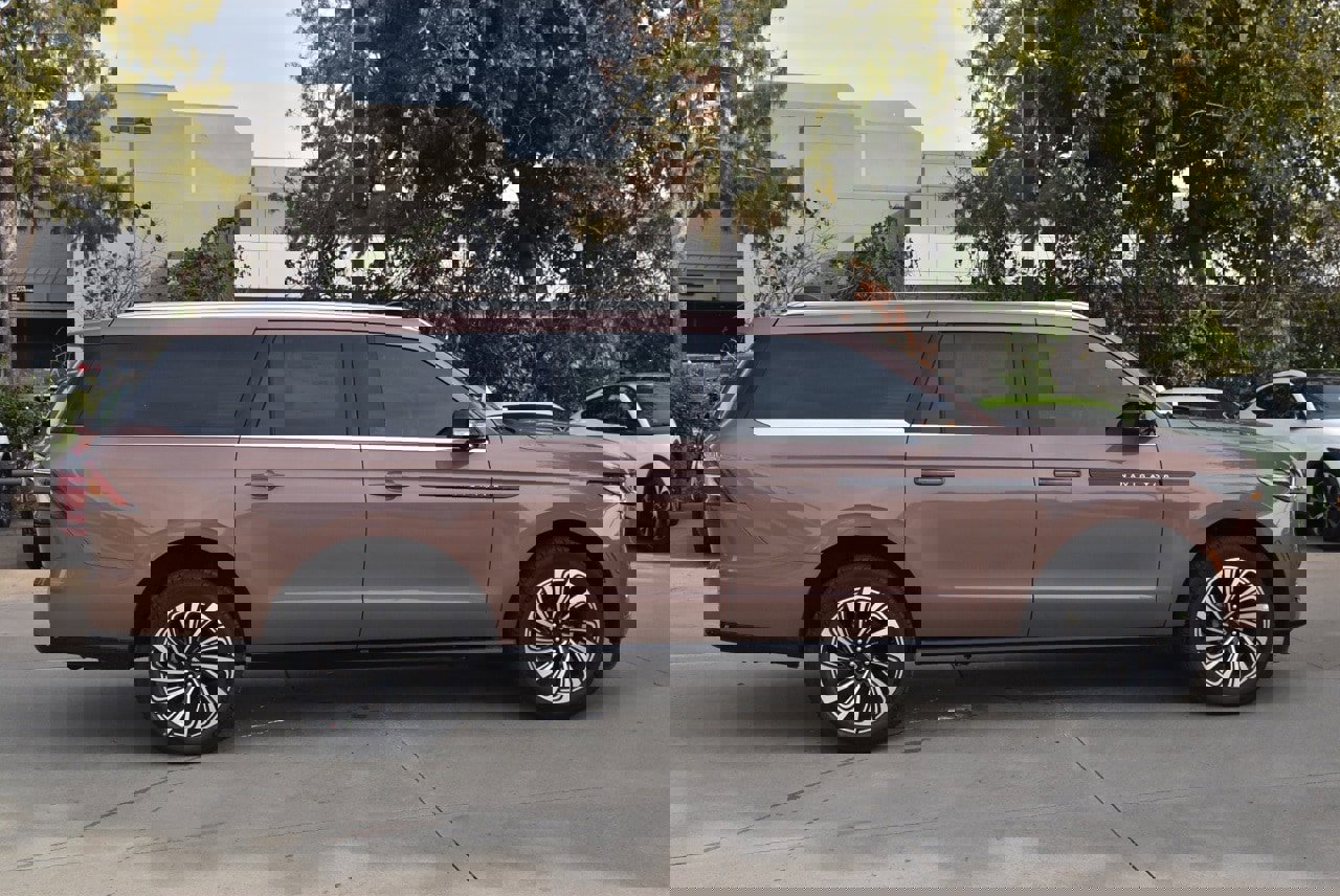 New 2025 Lincoln Navigator L Black Label image 5