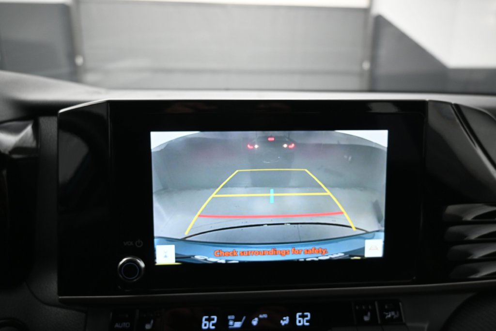 Used 2025 Toyota Camry SE w/ Convenience Package FWD image 8