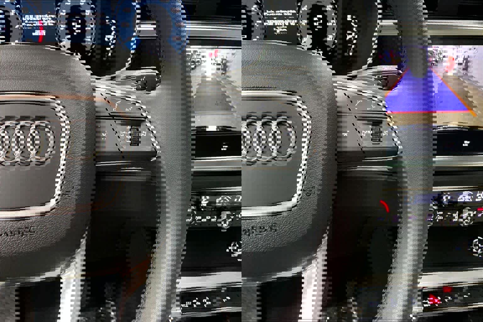 Certified 2025 Audi Q3 2.0T Premium w/ Convenience Package image 22