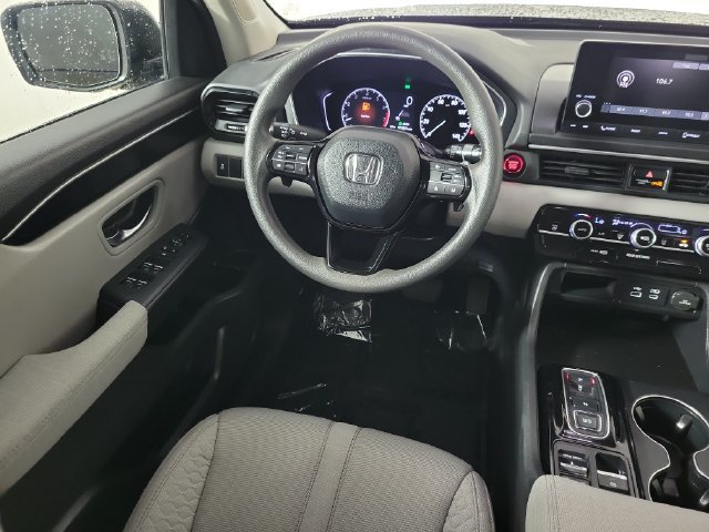 Used 2023 Honda Pilot LX image 17