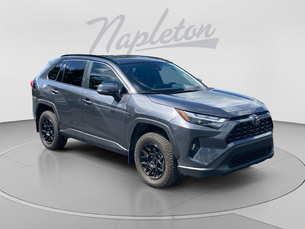 Used 2025 Toyota RAV4 XLE FWD image 8