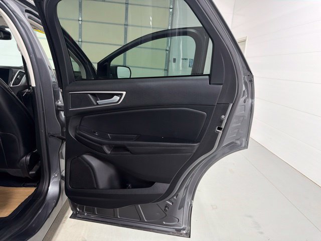 Used 2023 Ford Edge SEL AWD/4WD image 16