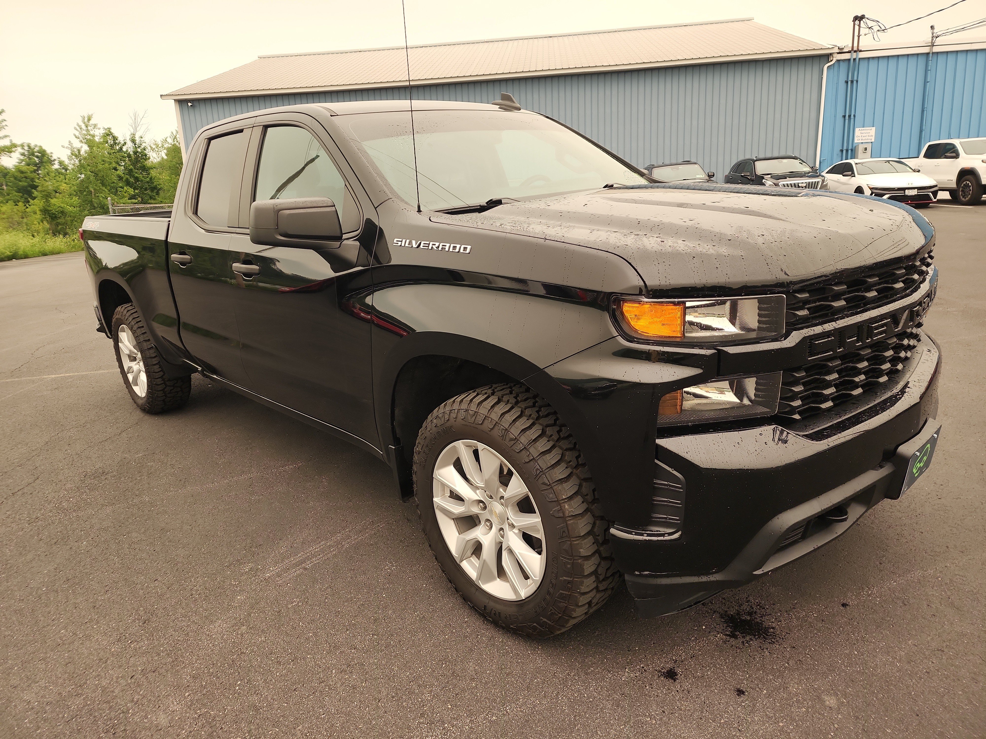 Certified 2022 Chevrolet Silverado 1500 Custom AWD/4WD image 2