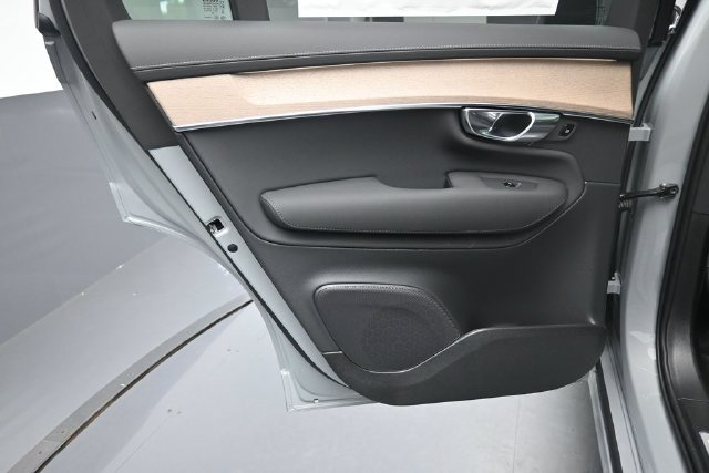 Used 2026 Volvo XC90 B6 Plus w/ Protection Package Premier AWD/4WD image 23