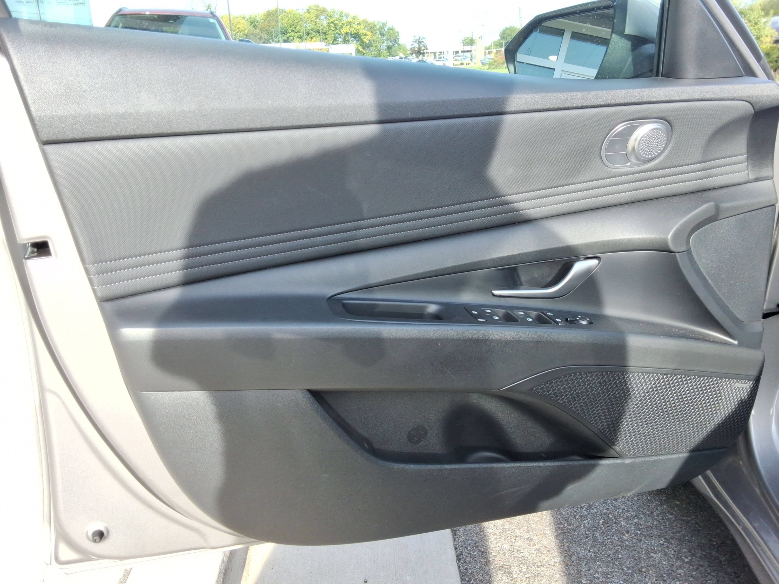 Used 2023 Hyundai Elantra Limited FWD image 35