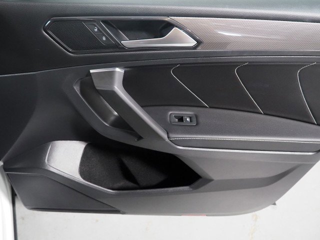 Used 2022 Volkswagen Tiguan SE FWD image 53