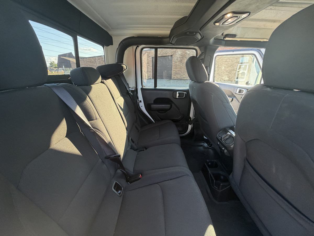 Used 2023 Jeep Gladiator Sport AWD/4WD image 12