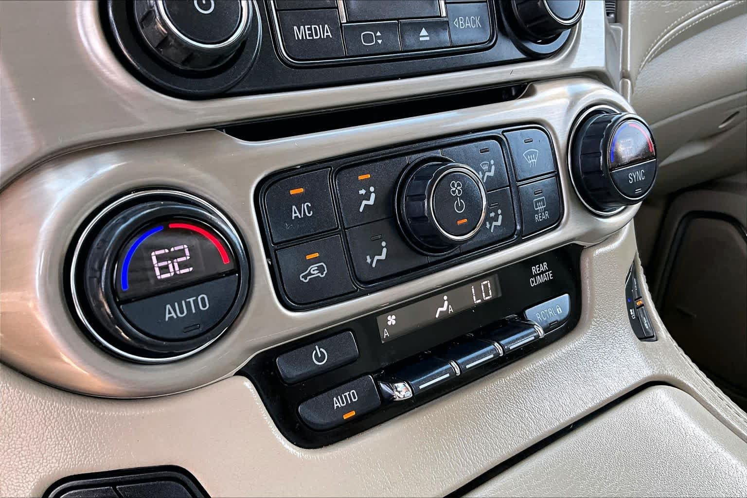 Used 2019 GMC Yukon Denali w/ Denali Ultimate Package AWD/4WD image 33