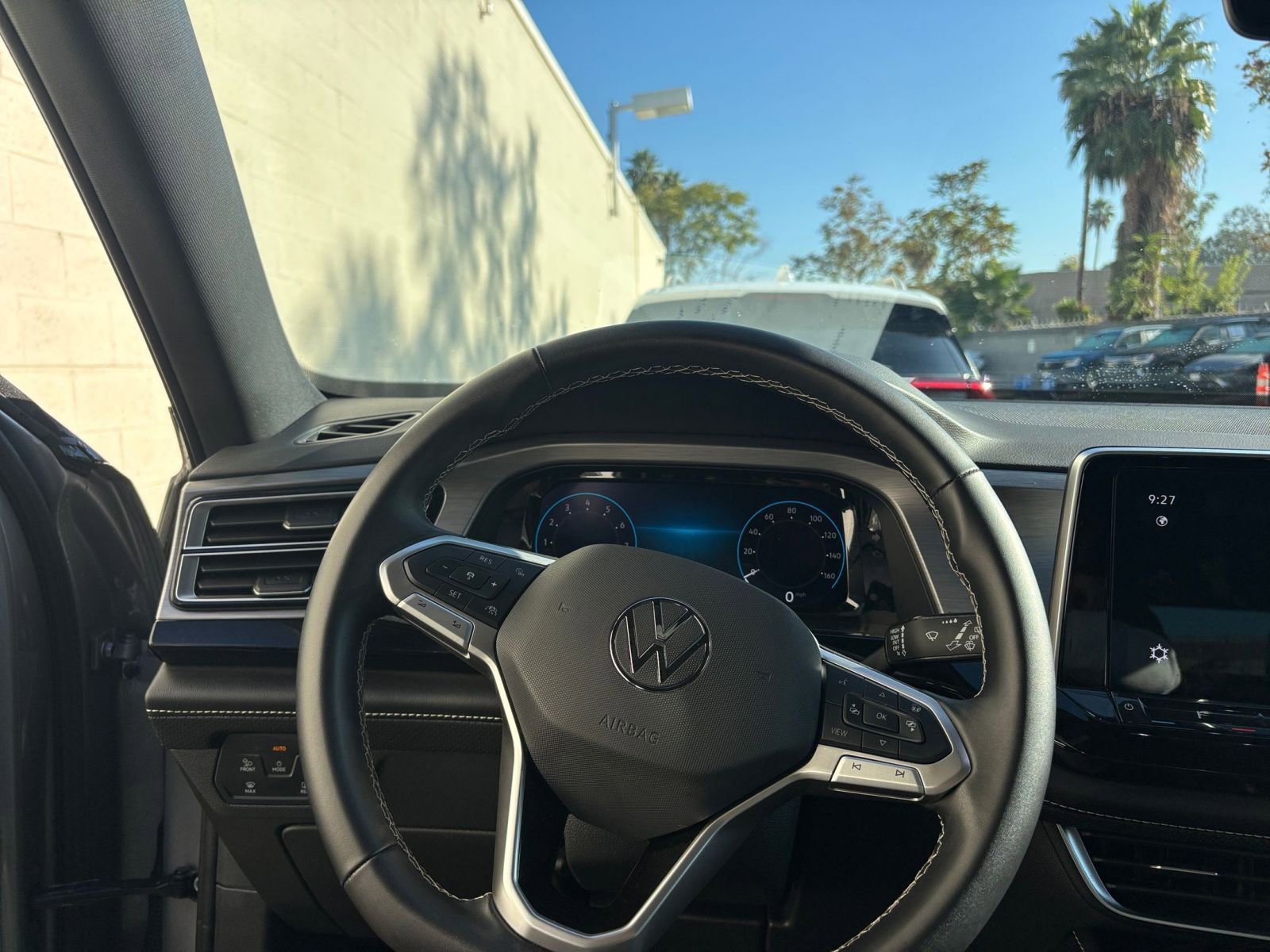 Used 2025 Volkswagen Atlas Cross Sport SE image 34