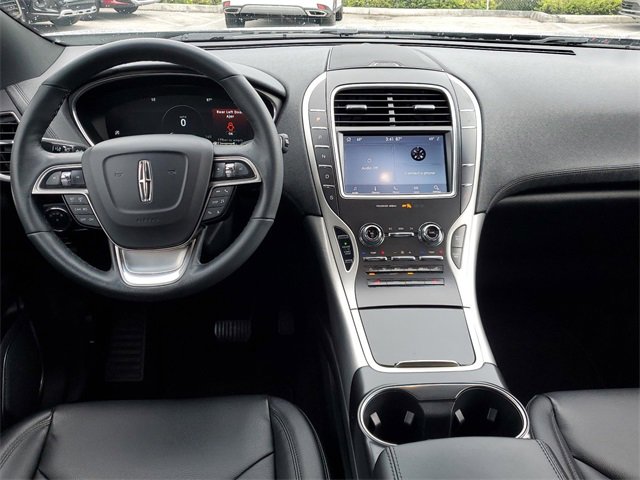 Used 2020 Lincoln Nautilus FWD image 13