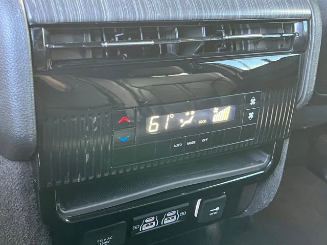 Used 2024 Jeep Wagoneer Series II w/ Flexible Seating Group AWD/4WD image 26