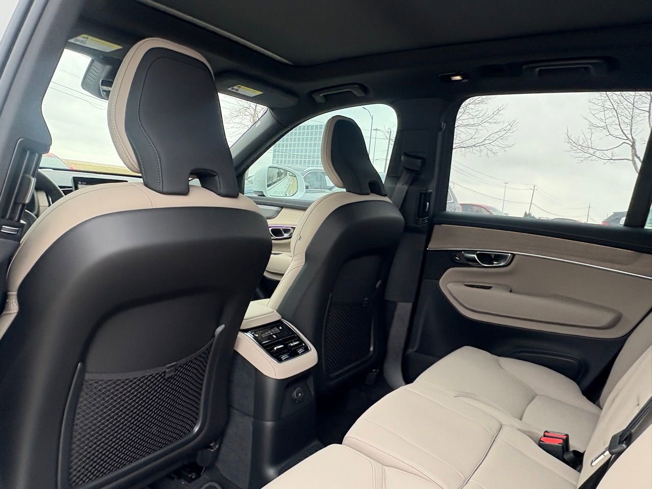 New 2026 Volvo XC90 T8 Plus image 24