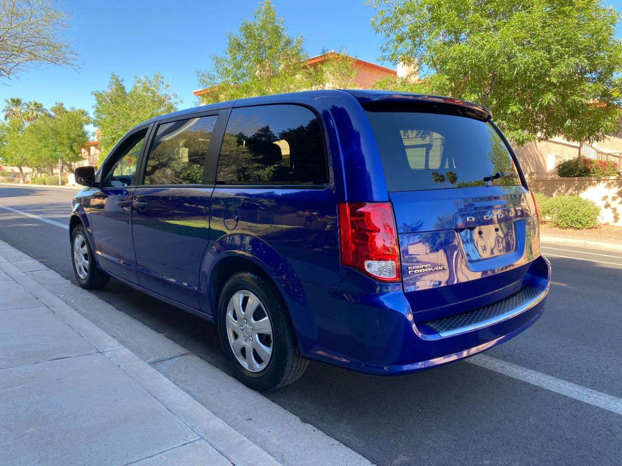 Used 2019 Dodge Grand Caravan SE FWD image 14