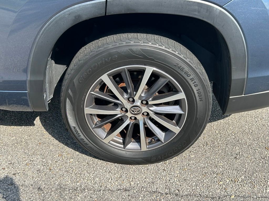 Used 2018 Toyota Highlander XLE FWD image 9