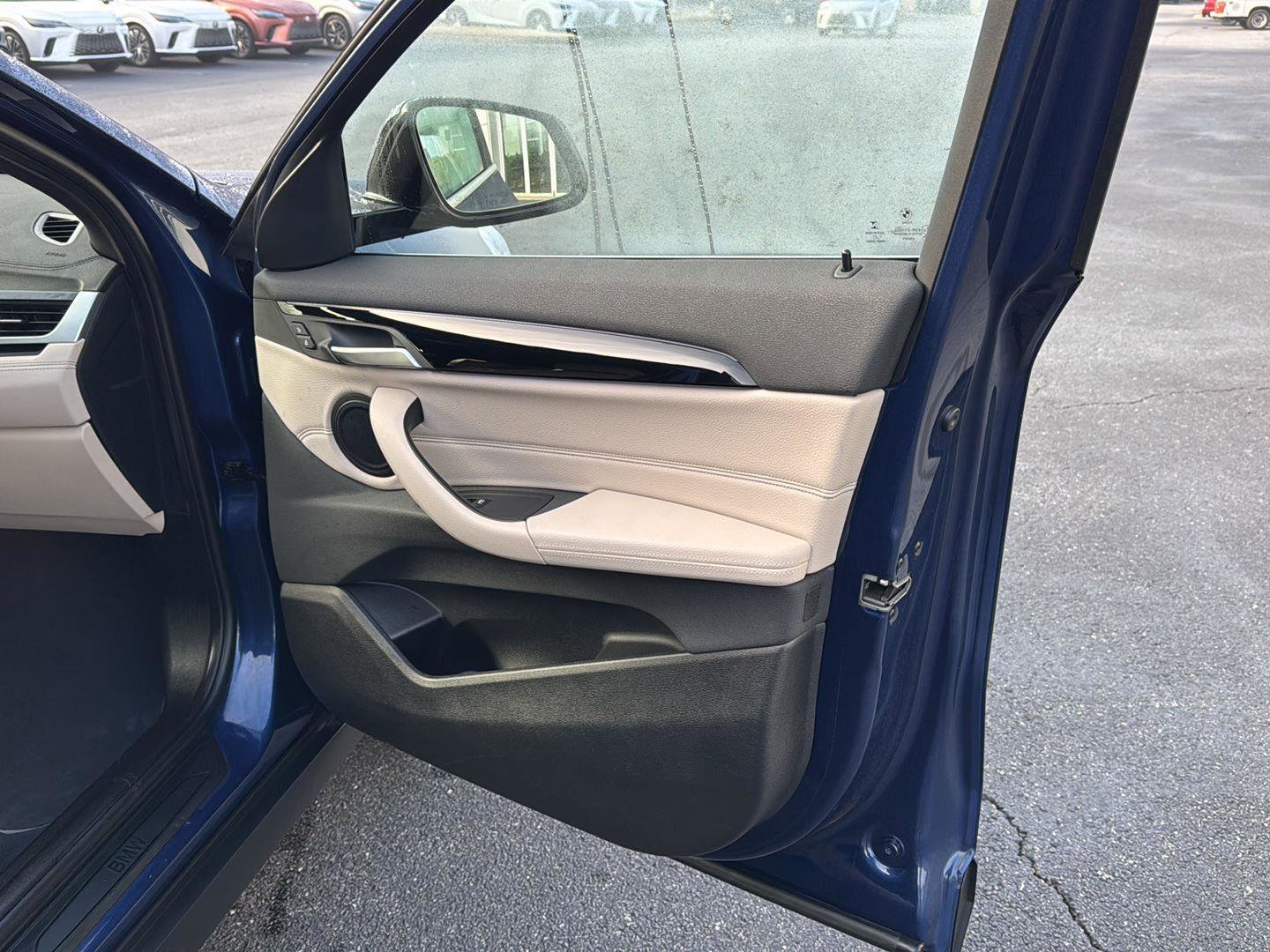 Used 2022 BMW X2 sDrive28i w/ Premium Package image 12