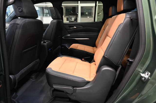 New 2027 Chevrolet Traverse Z71 w/ Enhanced Driving Package AWD/4WD image 11