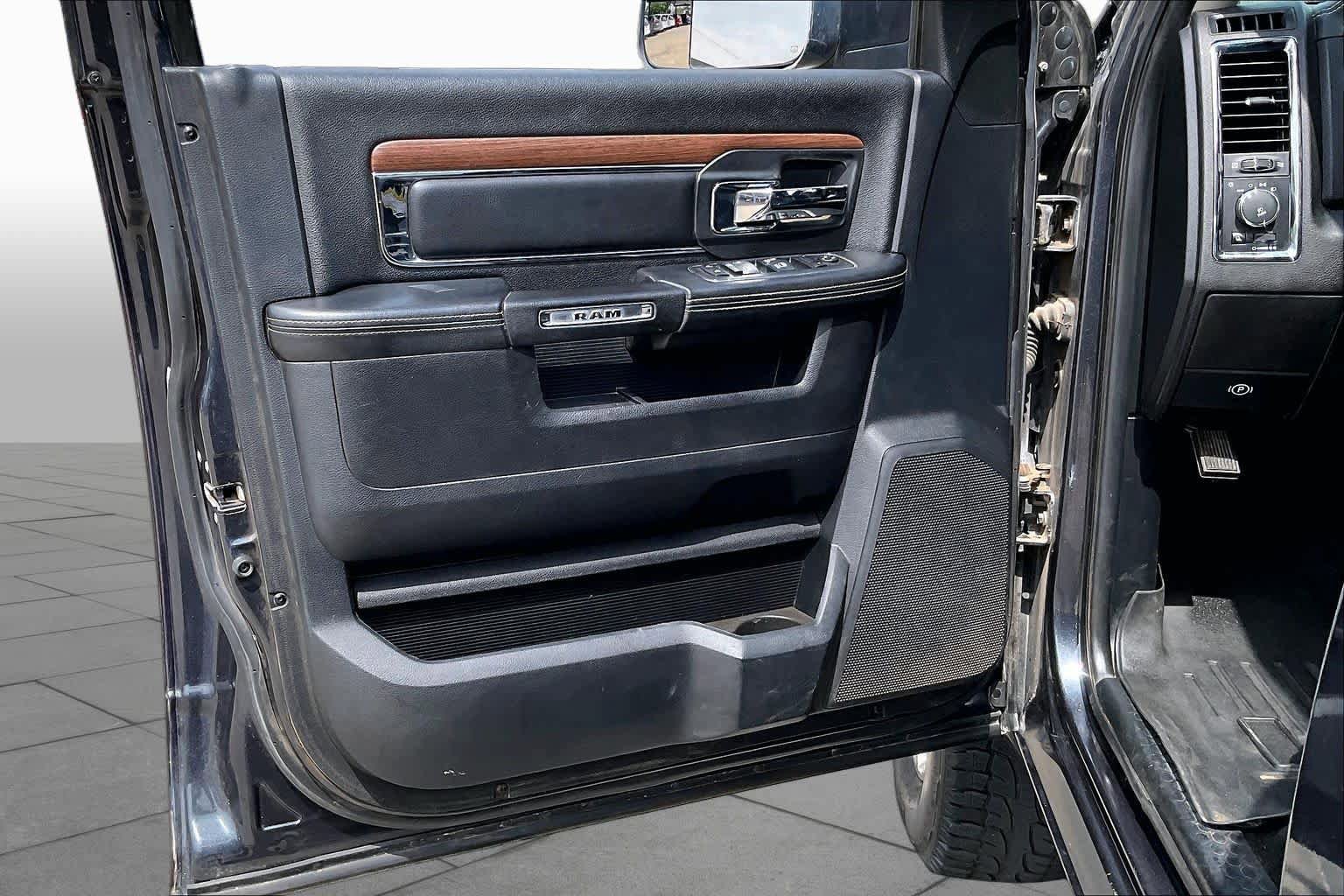 Used 2014 RAM 2500 Laramie w/ Convenience Group AWD/4WD image 20