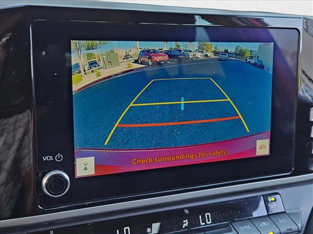 Used 2025 Toyota Camry LE image 11