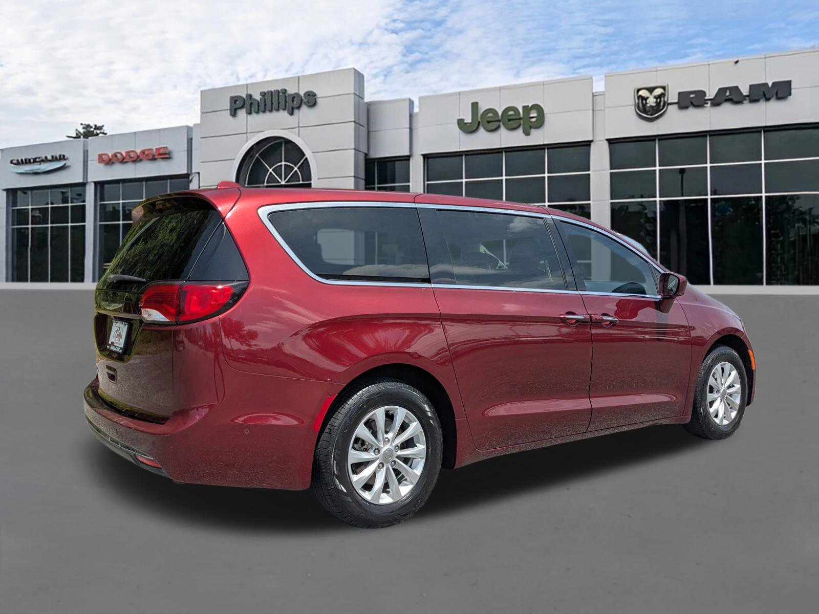 Certified 2019 Chrysler Pacifica Touring Plus w/ Advanced Safetytec Group FWD image 3