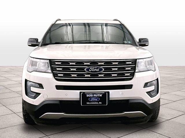 Used 2017 Ford Explorer XLT w/ Equipment Group 202A AWD/4WD image 4