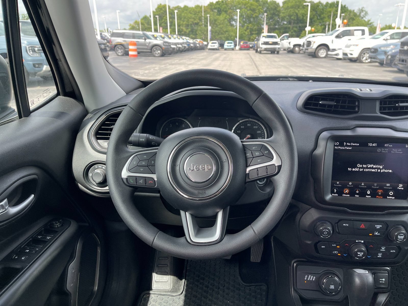 Used 2023 Jeep Renegade Latitude AWD/4WD image 16