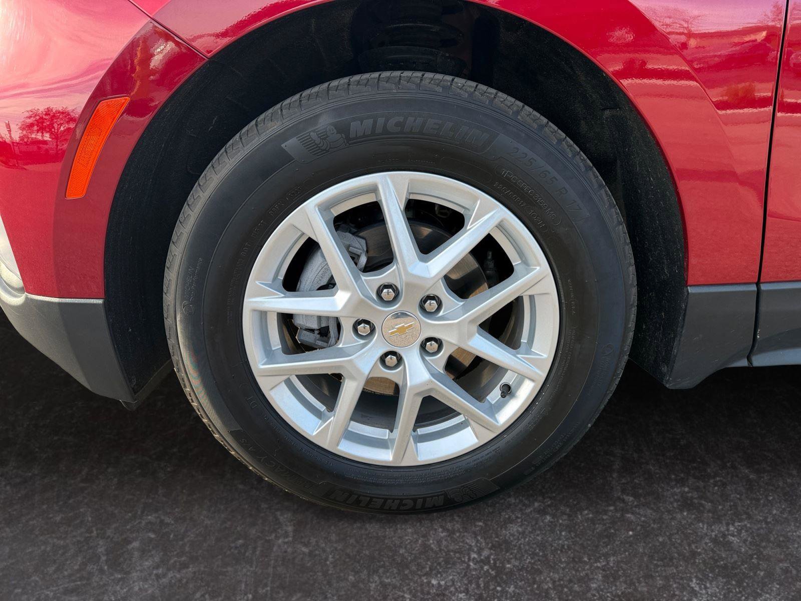 Used 2024 Chevrolet Equinox LT FWD image 28