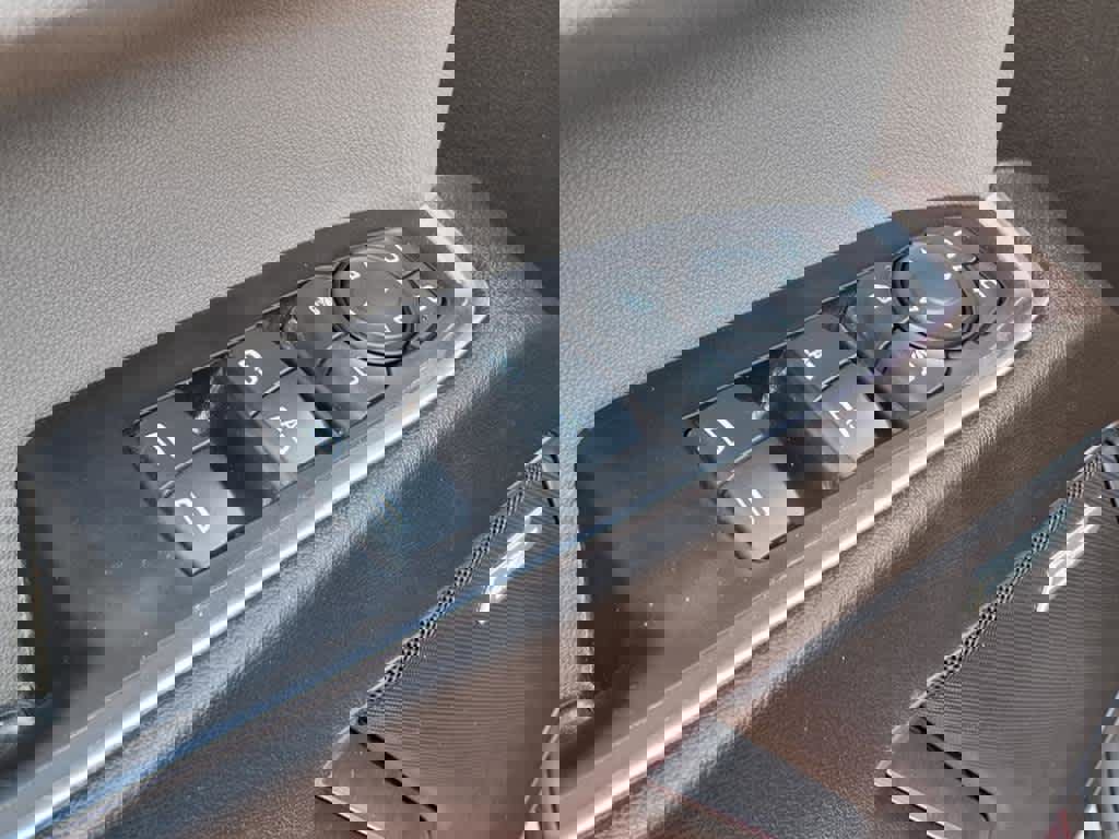 Used 2022 GMC Sierra 1500 SLT image 11