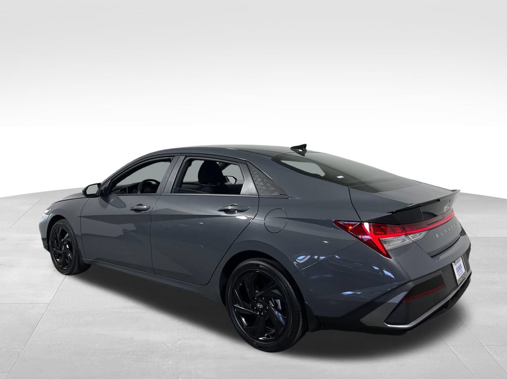 New 2026 Hyundai Elantra SEL FWD video 3