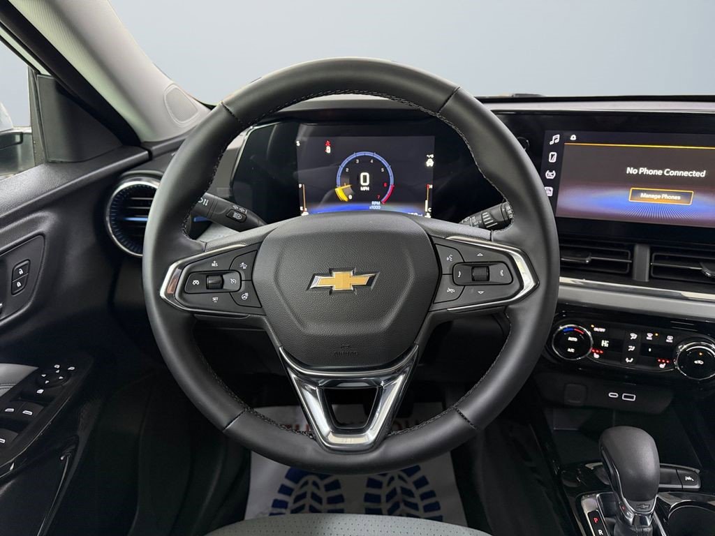 Certified 2025 Chevrolet Trax LT w/ Driver Confidence Package FWD image 12