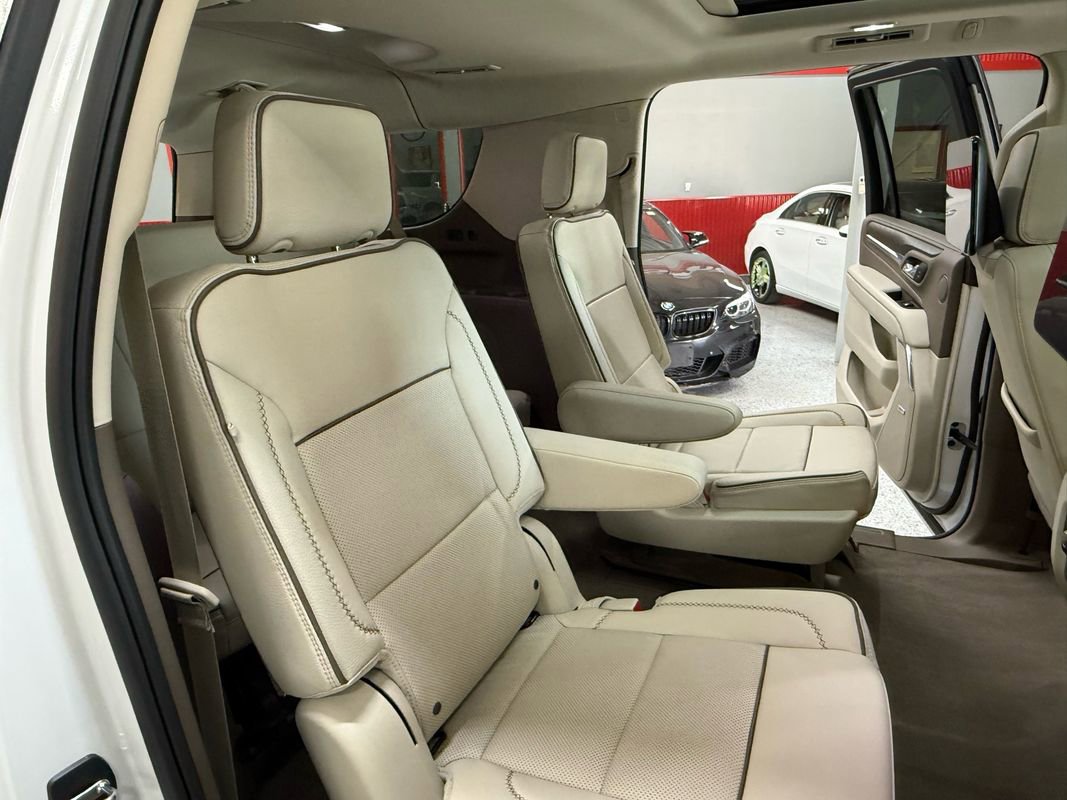 Used 2024 GMC Yukon XL Denali w/ Advanced Technology Package image 26