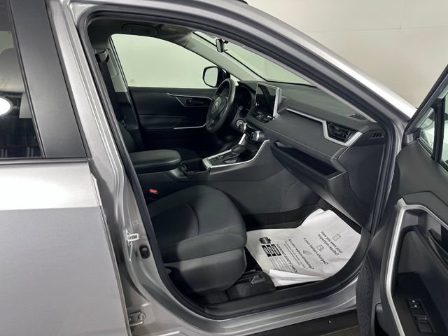 Used 2023 Toyota RAV4 LE AWD/4WD image 10