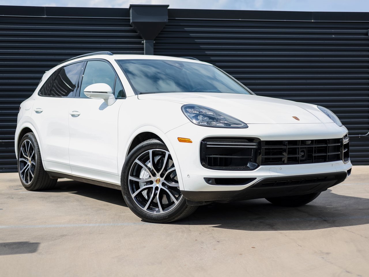 Certified 2022 Porsche Cayenne Turbo image 9