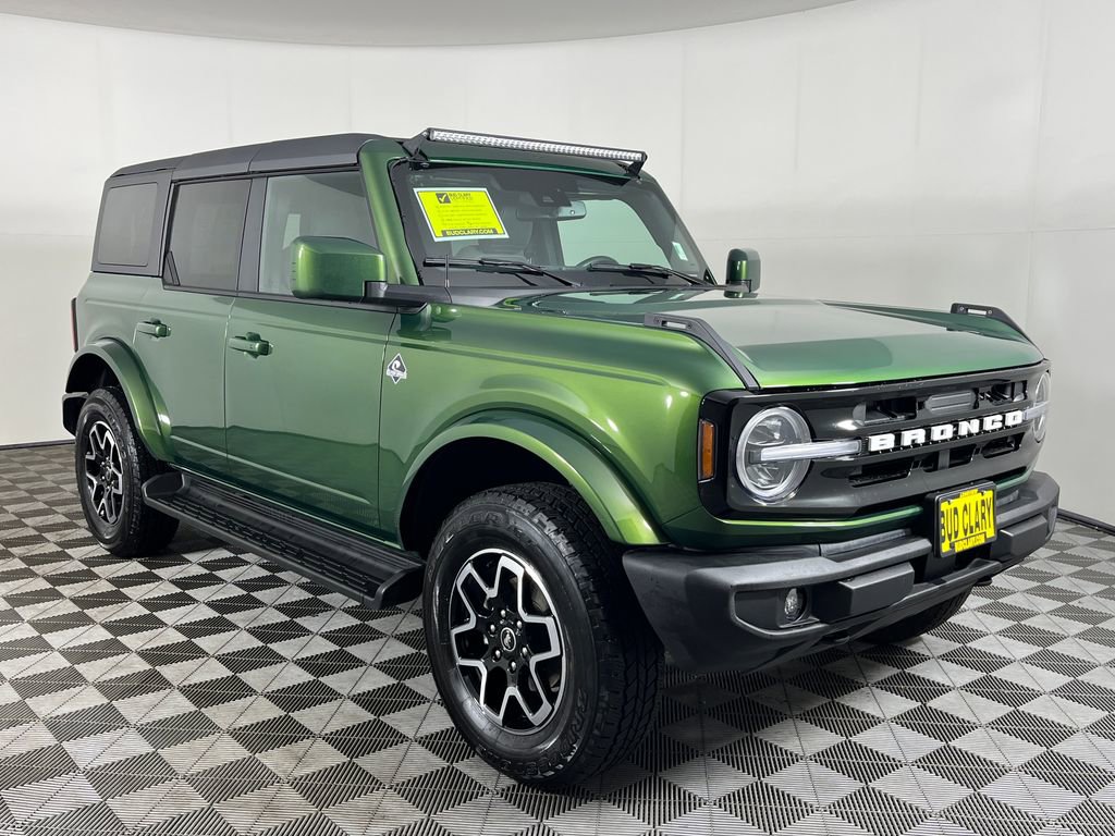 Used 2025 Ford Bronco Outer Banks image 3