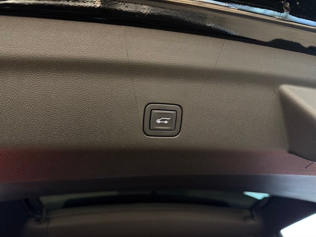 Used 2022 GMC Yukon Denali AWD/4WD image 22