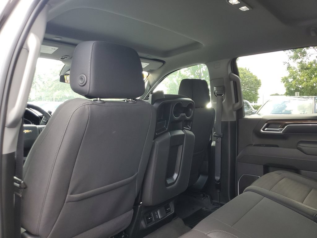 Used 2024 Chevrolet Silverado 1500 LT AWD/4WD image 11
