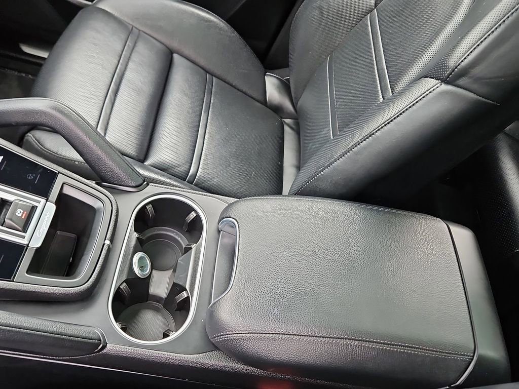 Used 2022 Porsche Cayenne AWD/4WD image 18