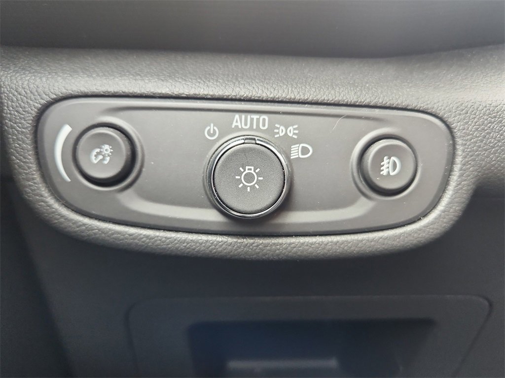 Used 2021 Chevrolet TrailBlazer LT w/ Convenience Package image 18