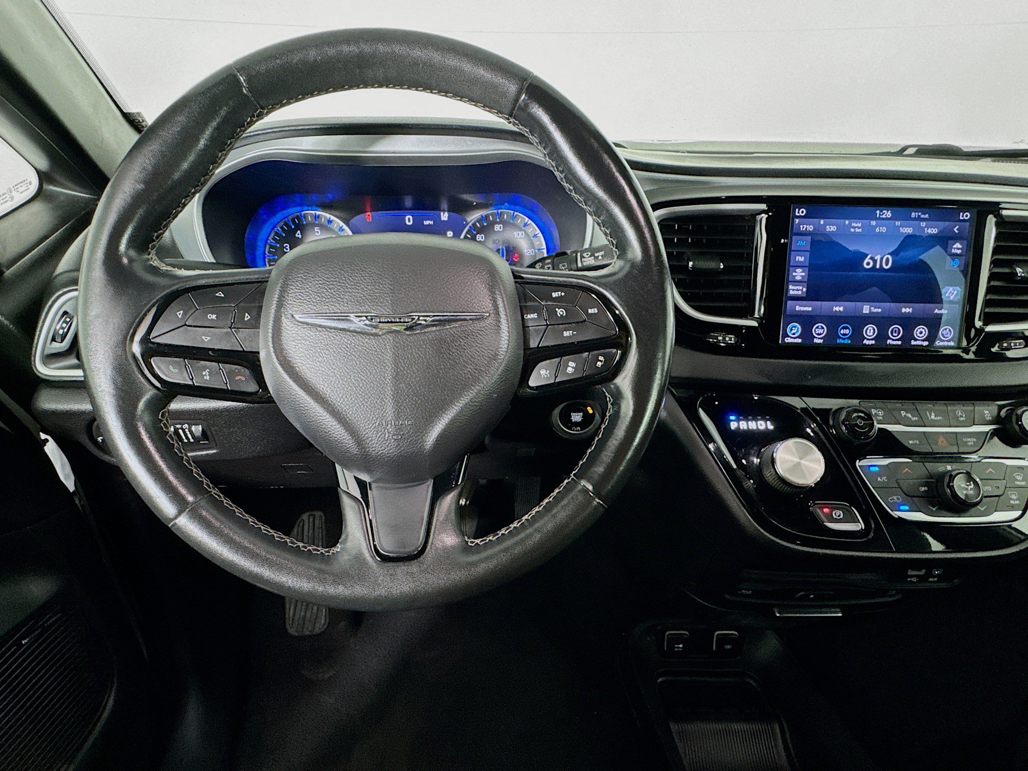 Used 2020 Chrysler Pacifica Touring-L Plus FWD image 10