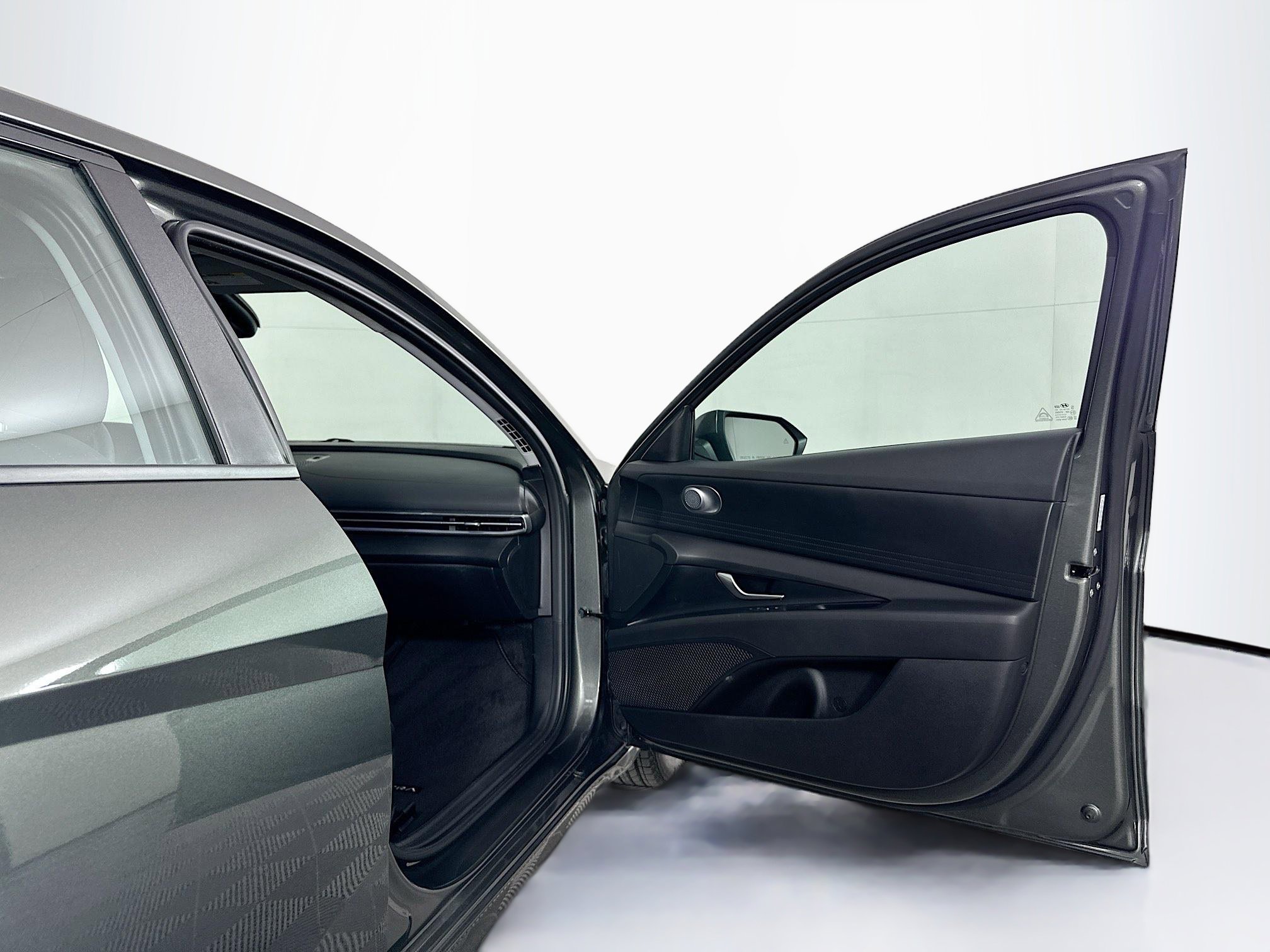 Used 2024 Hyundai Elantra SEL image 32