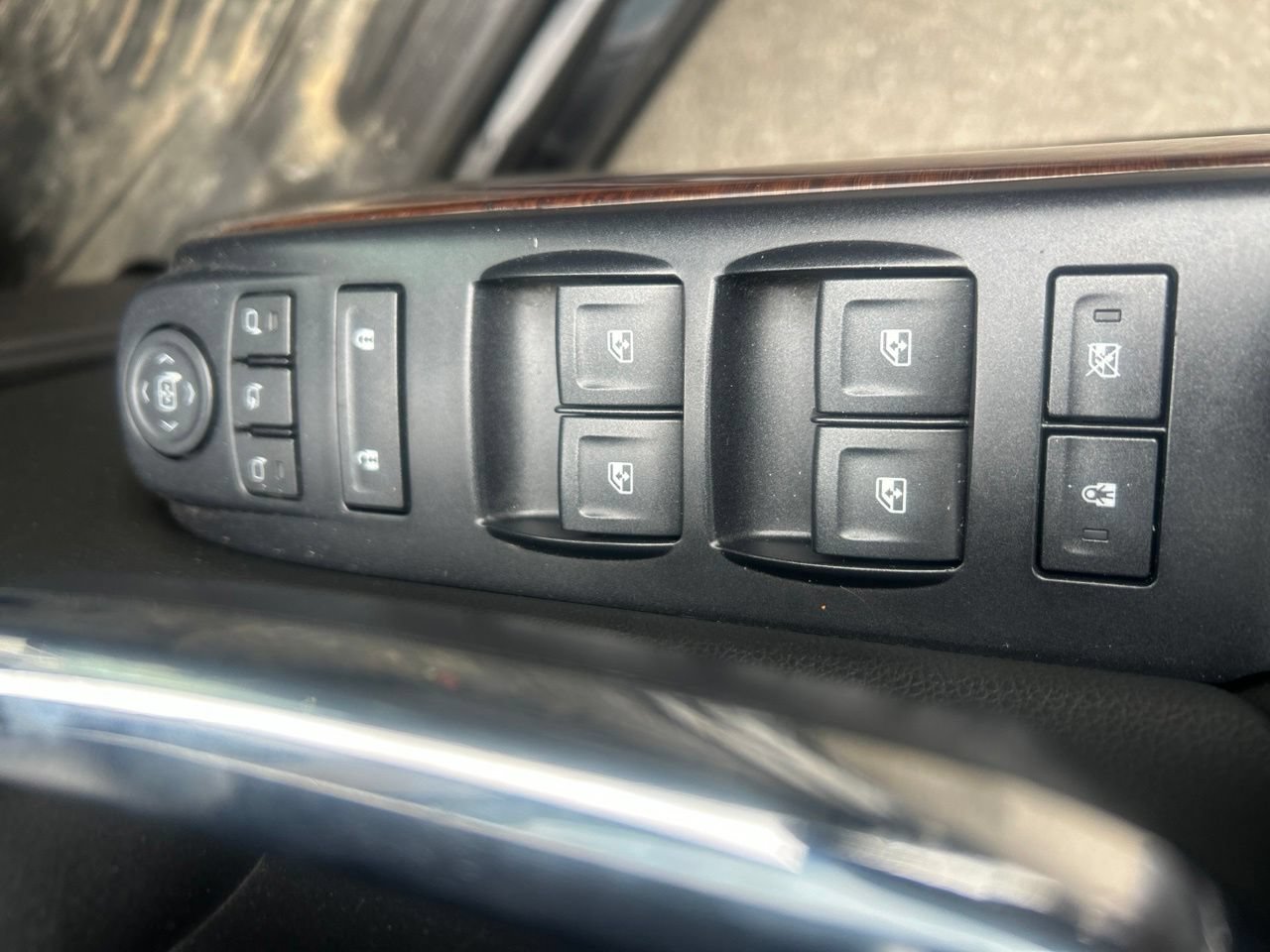 Used 2018 GMC Sierra 1500 SLT w/ Texas SLT Premium Package RWD image 18