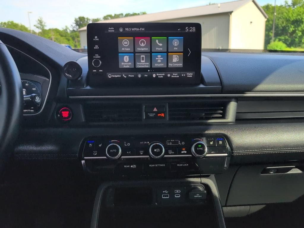 Used 2025 Honda Pilot Elite image 22