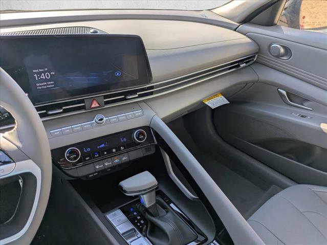 New 2025 Hyundai Elantra SEL w/ Cargo Package FWD image 12
