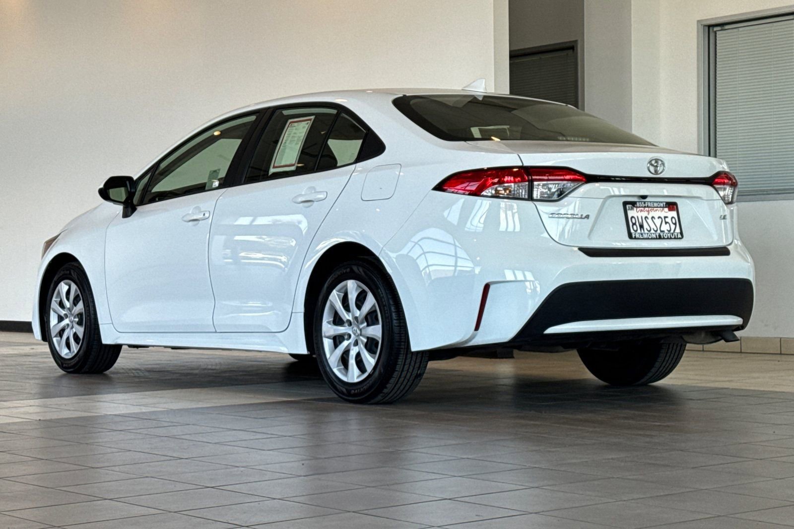 Certified 2021 Toyota Corolla LE w/ Carpet Mat Package (TMS) FWD image 6