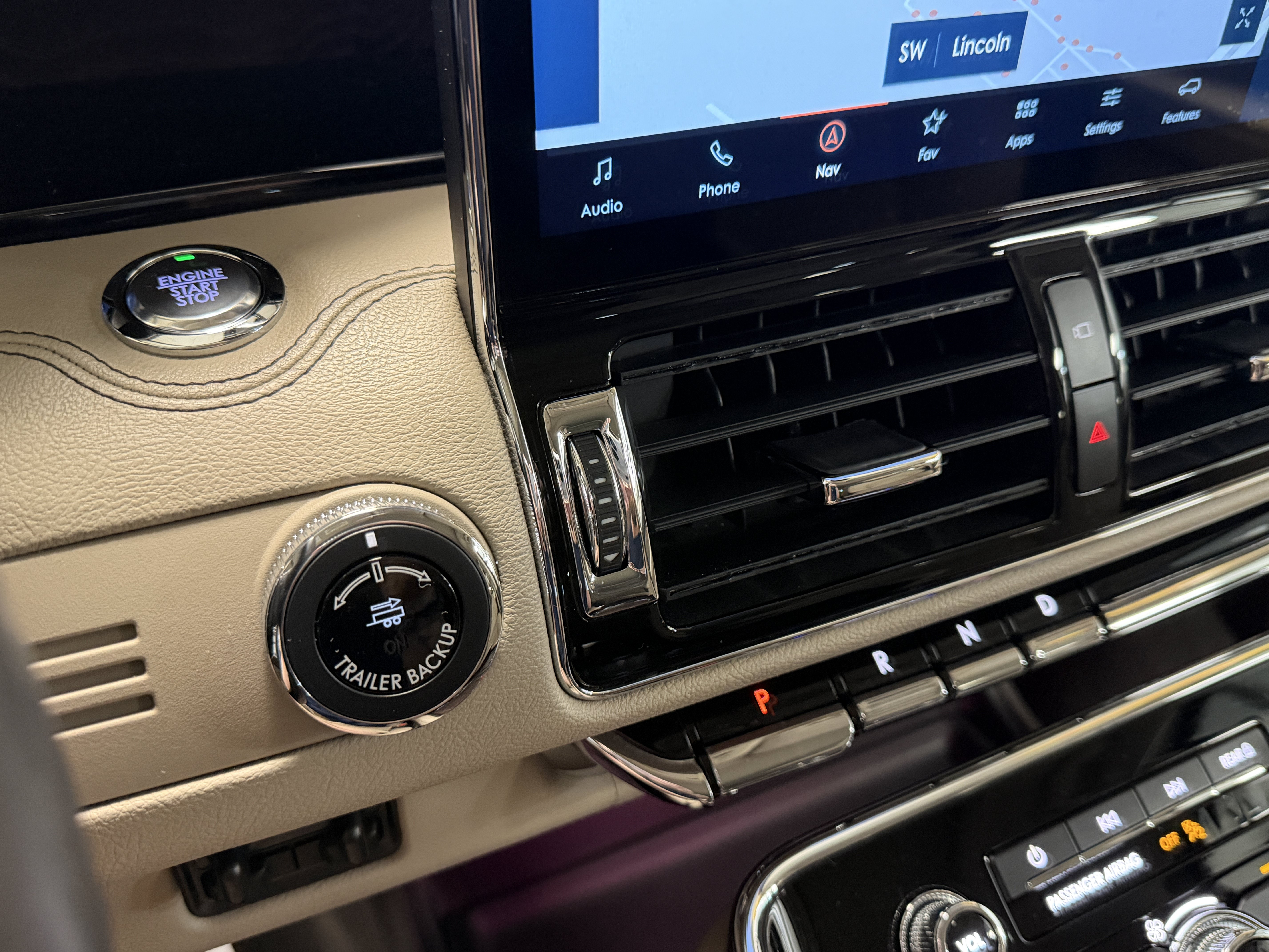 Used 2023 Lincoln Navigator L Reserve AWD/4WD image 13