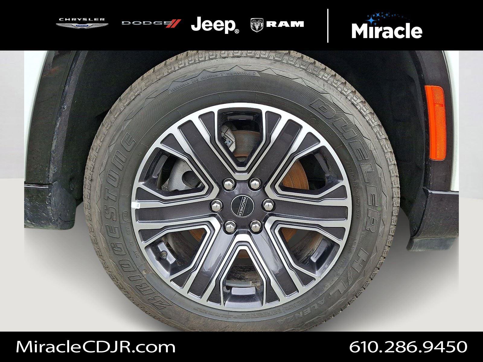 Certified 2025 Jeep Wagoneer L 4WD image 9