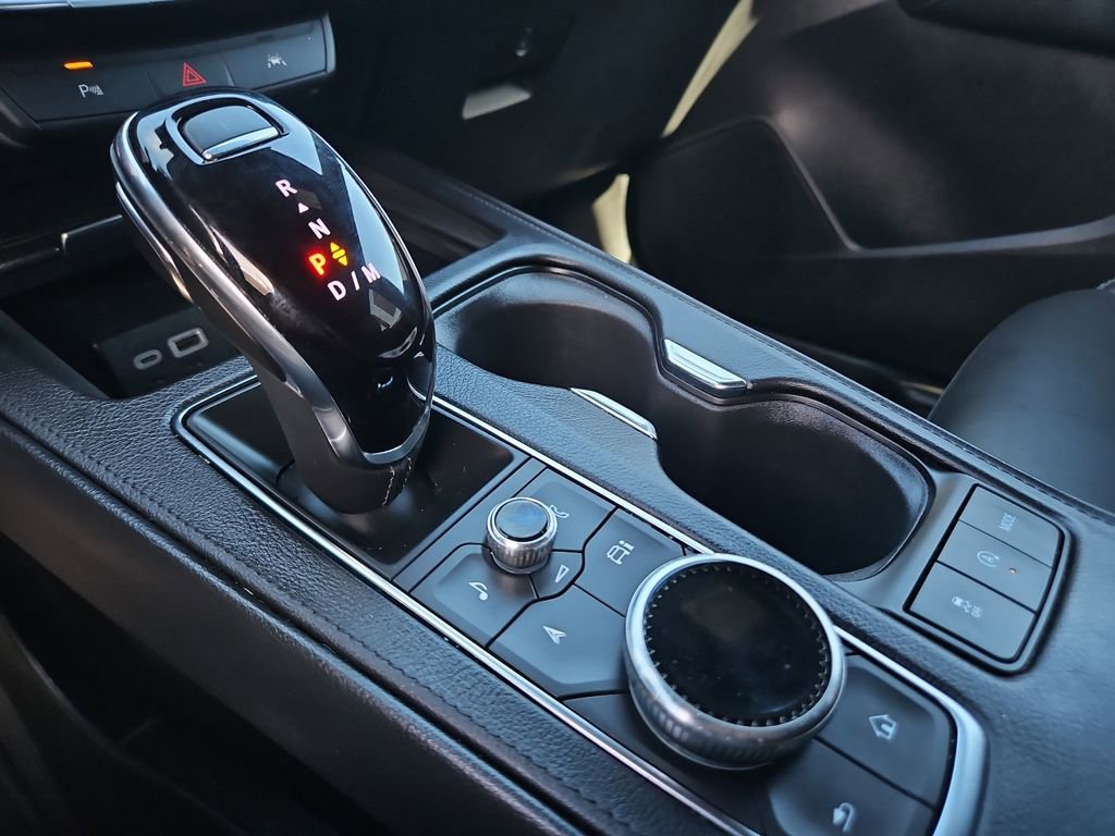 Used 2025 Cadillac XT4 Premium Luxury image 20