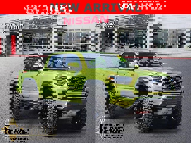 Used 2023 Toyota Tacoma TRD Off-Road w/ TRD Premium Off Road Package image 1