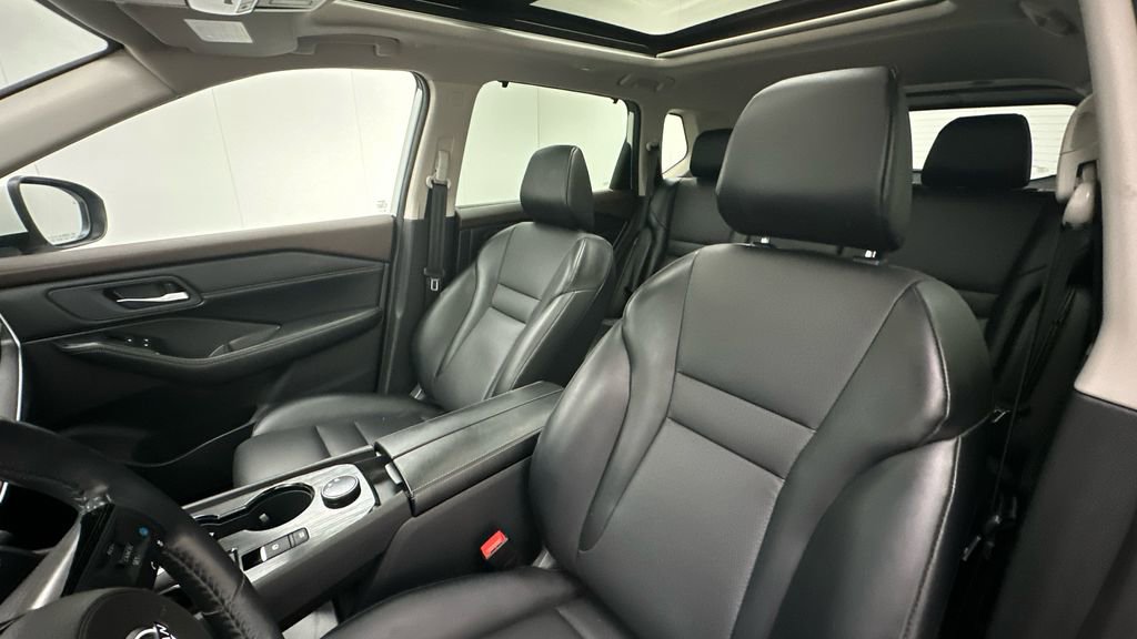 Certified 2023 Nissan Rogue SV w/ SV Premium B Package image 8